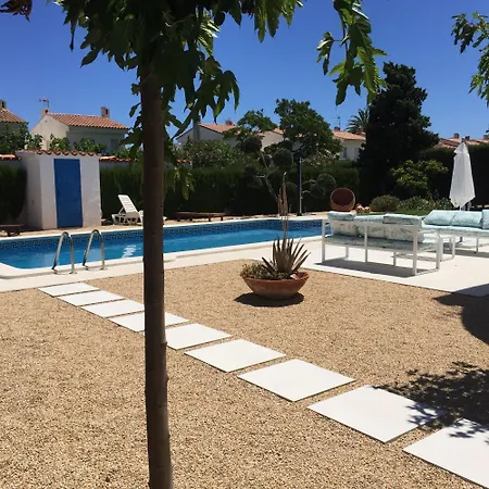 Mit Privatpool In Holiday home